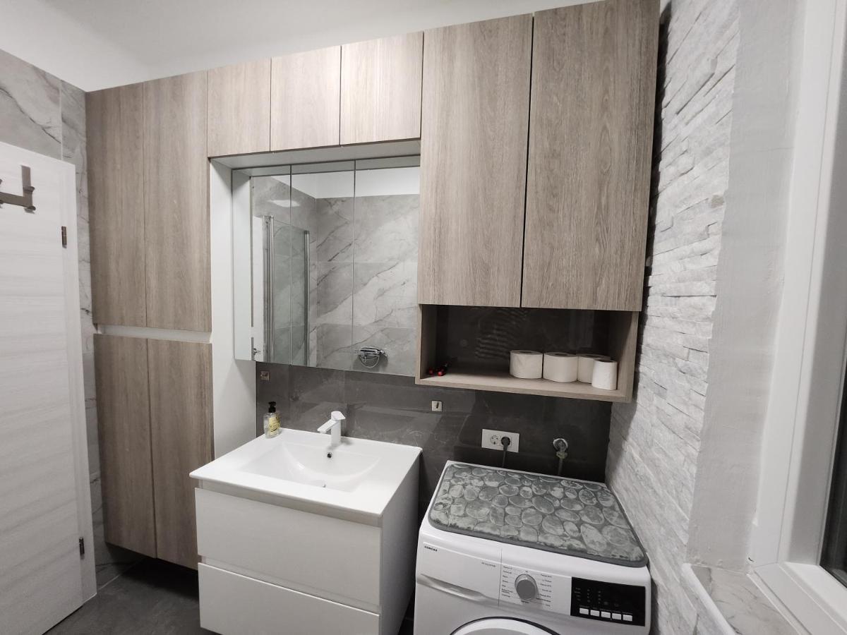 Airport Split Apartment Kastel Stafilic Luaran gambar