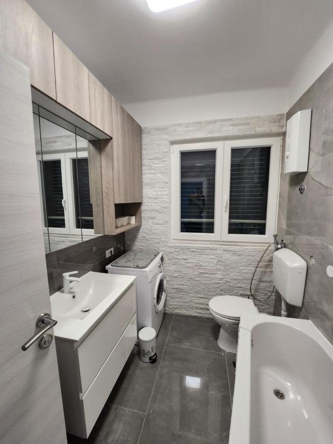 Airport Split Apartment Kastel Stafilic Luaran gambar